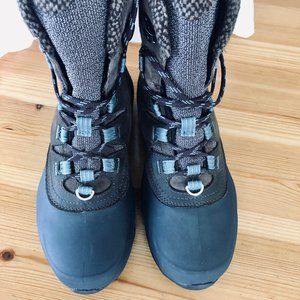 Waterproof Merrel Boots, size 5.5, brown color